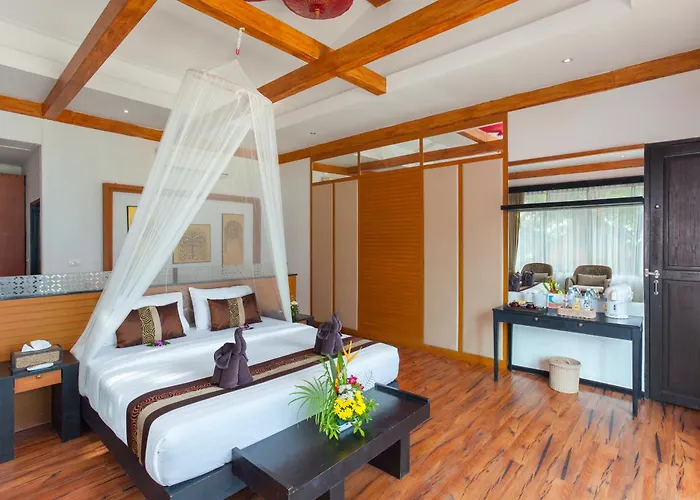 Phi Phi Long Beach Resort & Villa